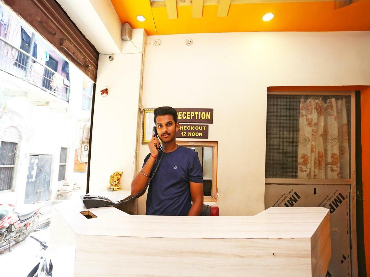 Spot On 45585 Hotel Aakash Ganga Varanasi Bagian luar foto