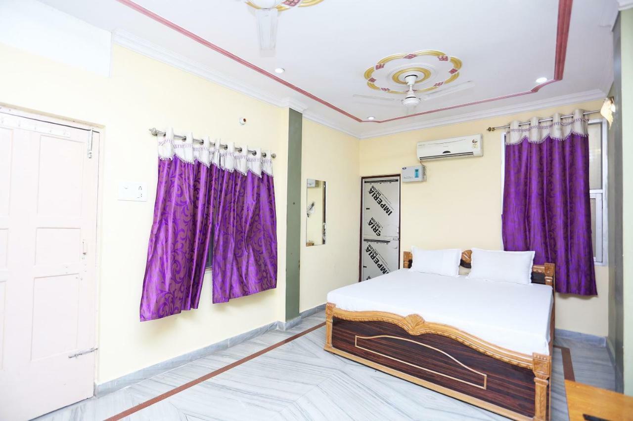 Spot On 45585 Hotel Aakash Ganga Varanasi Bagian luar foto